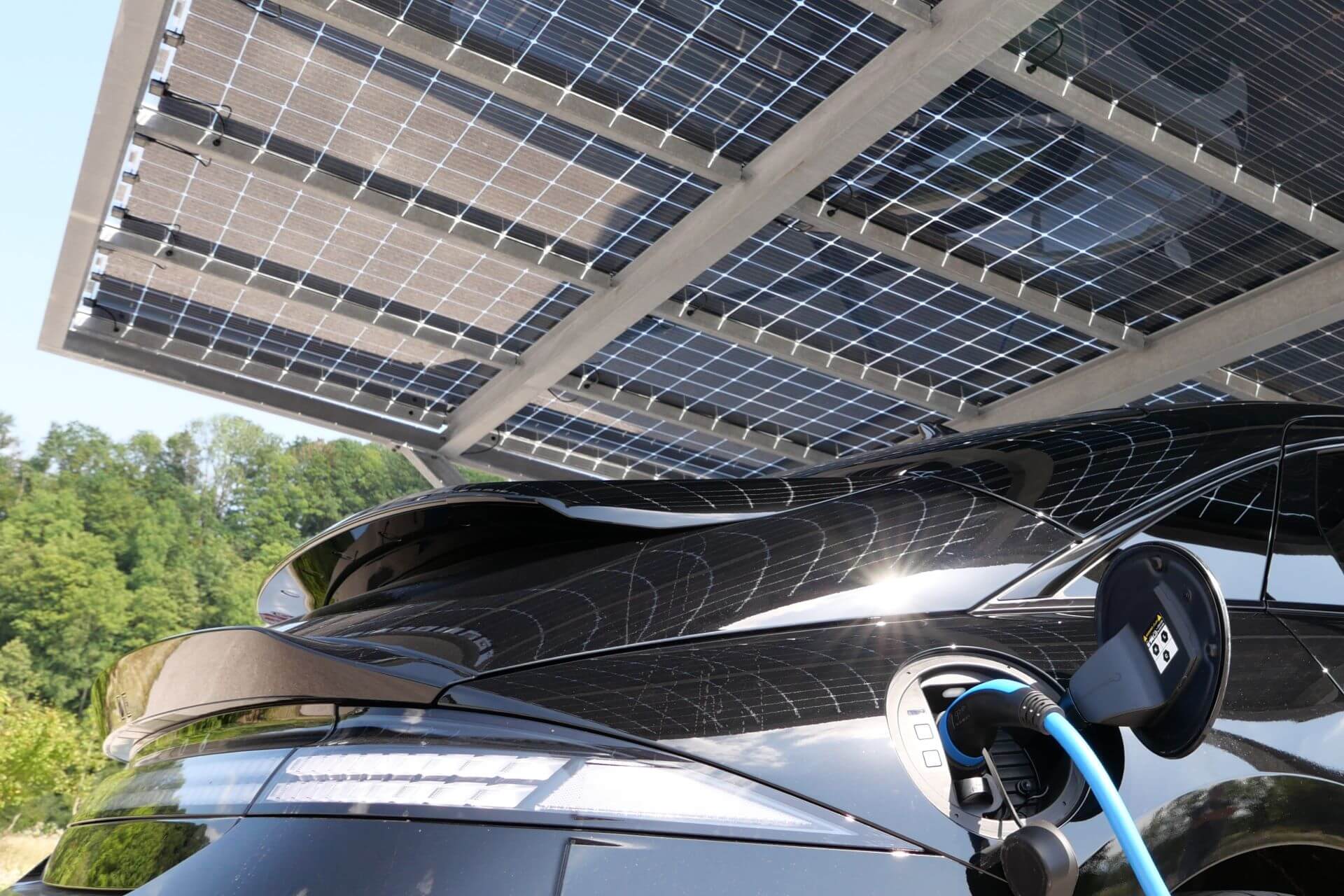 Ladestationen für E-Autos & Photovoltaik | E-Loading Systems