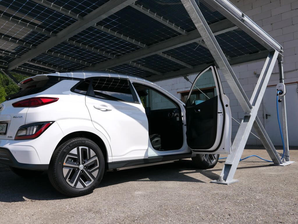 PV Carport bequemes Ein und Aussteigen
